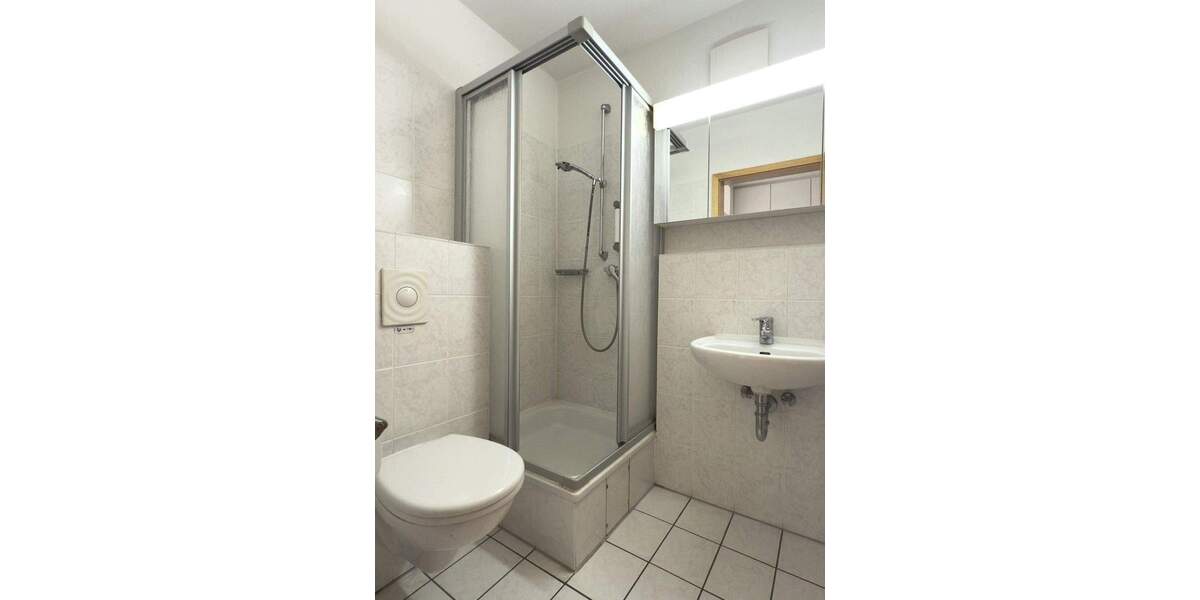 Etagenwohnung Düsseldorf Holthausen - 3 Zimmer, 84 m&sup2;, 348.000&euro; | Angebot:24048058