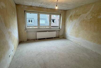 Sehr schöne sanierte 2 Zimmer Wohnung in Oberhausen zu vermieten