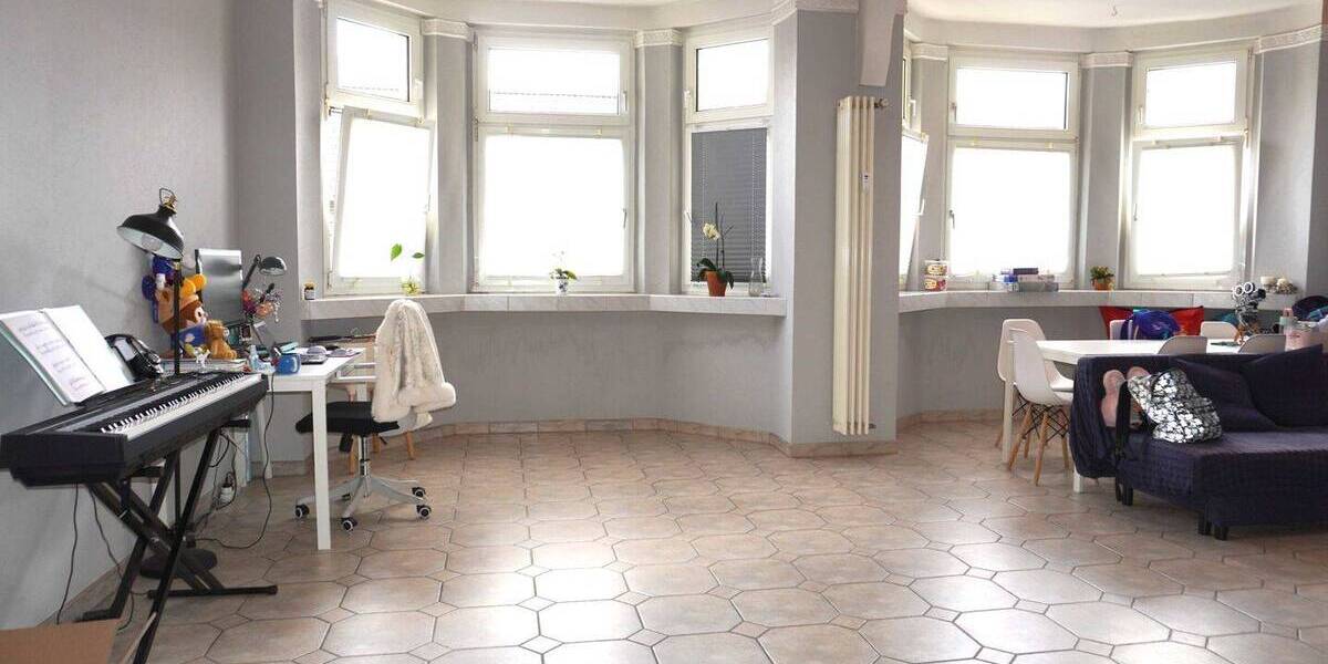 Vermietete 2- bis 3-Zimmer in charmantem Altbau in Opladen! 2 zimmer