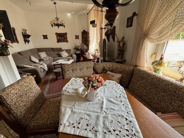 Doppelhaushälfte Mönchengladbach West - 8 Zimmer, 180 m&sup2;, 1.600&euro; | Angebot:24867988