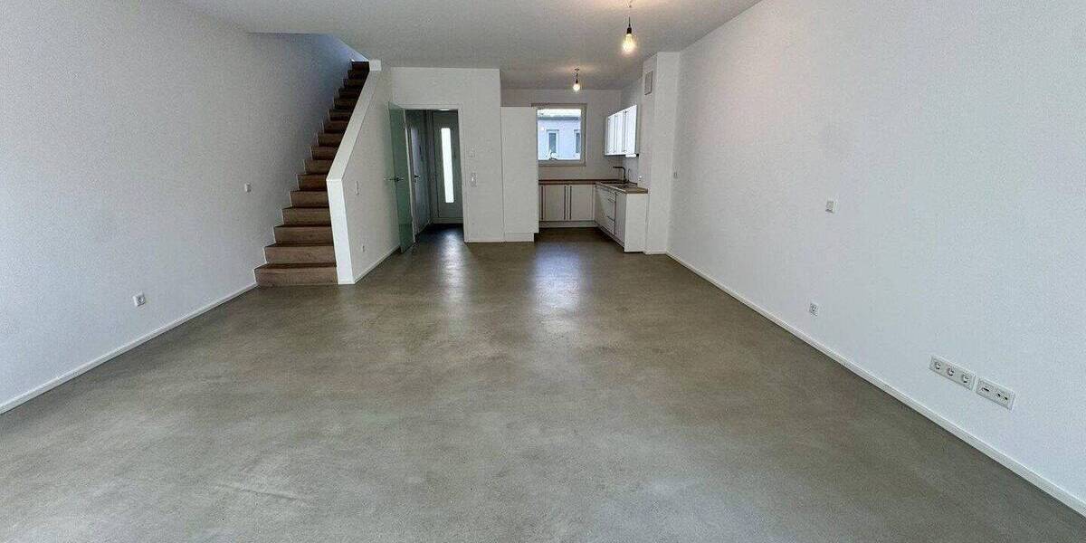 Reihenmittelhaus Düsseldorf Flingern Süd - 6 Zimmer, 150 m&sup2;, 2.950&euro; | Angebot:26877574