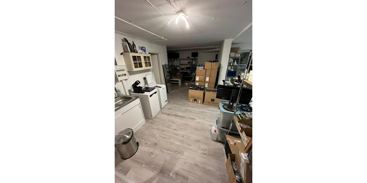 120 qm Gewerbefläche im Keller mit Dusche in Krefeld Cracau 2 zimmer
