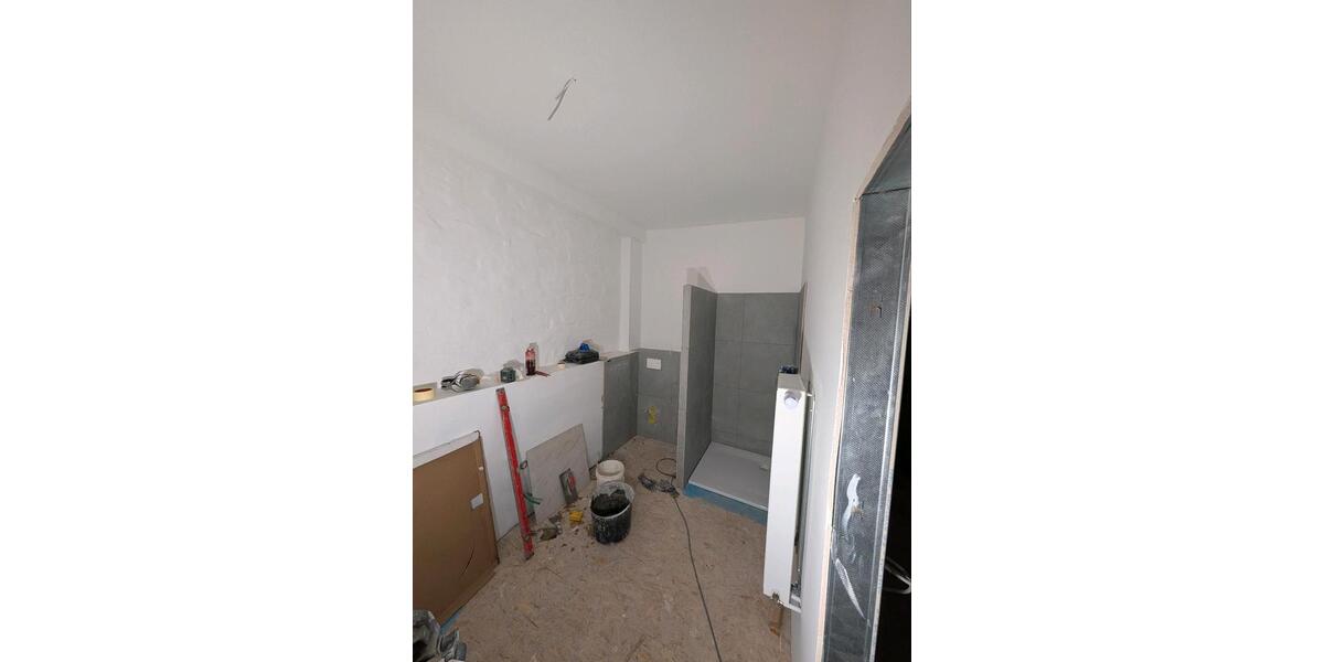 Wohnen wie im eigenen Haus – soeben kernsanierte 4-Zimmer-Wohnung zimmer