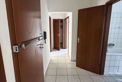 Wohnung Duisburg Mittelmeiderich - 3 Zimmer, 68 m&sup2;, 312&euro; | Angebot:26878963
