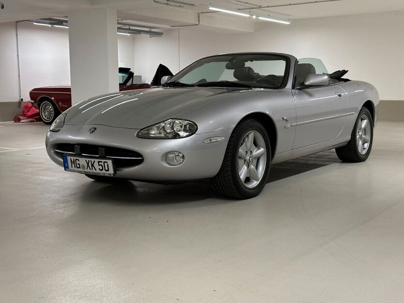 Jaguar XK8 88.964 km 25.900 € Mönchengladbach 41063