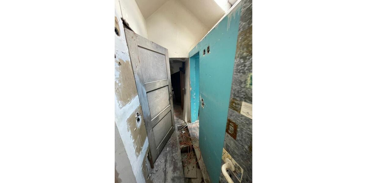 Dachgeschossrohlung zum Ausbau 2 Wohnungen-Dachneubau notwnedig 5 zimmer