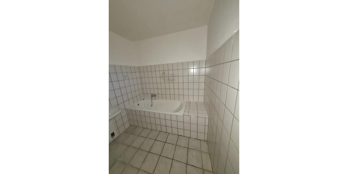 Erdgeschoßwohnung Duisburg Essenberg - 3 Zimmer, 92 m&sup2;, 690&euro; | Angebot:24707921