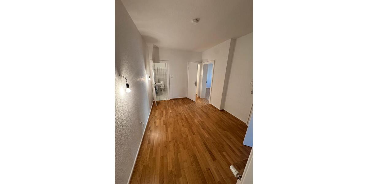 Riesige Familienwohnung im Erdgeschoss.. 3 zimmer