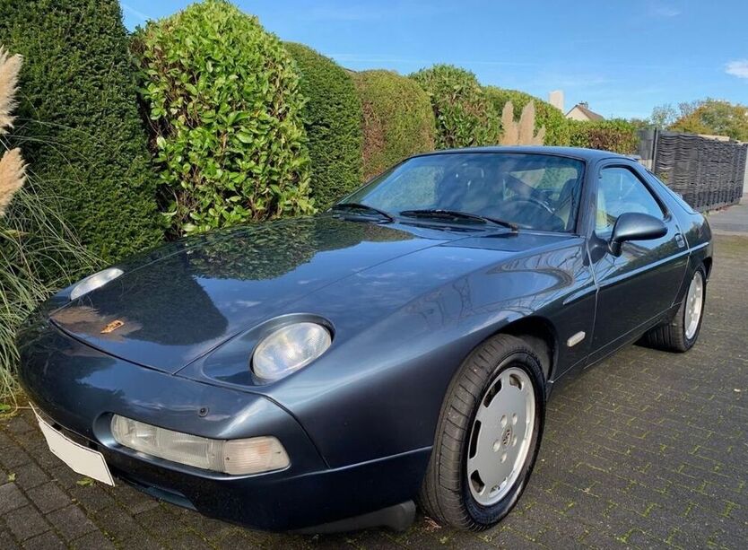 928