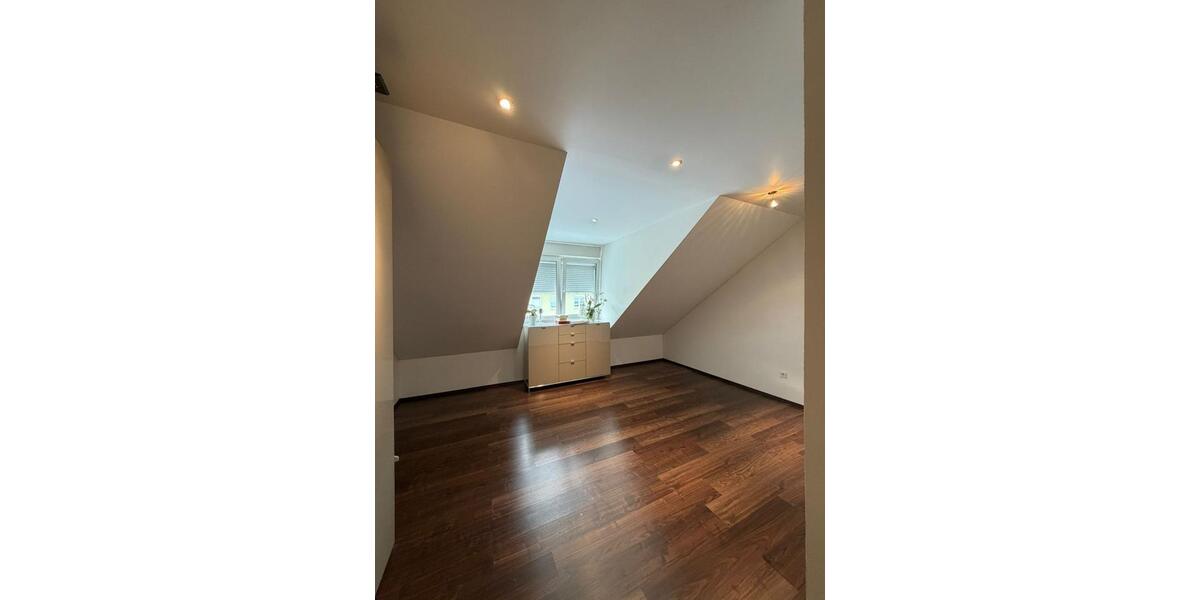 4 Zimmer & viel Platz: Einfamilienhaus in Velbert-Tönisheide zu vermieten 4 zimmer