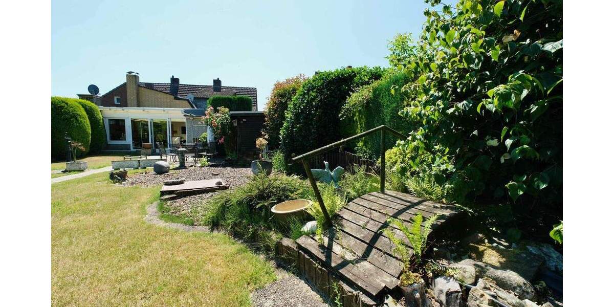 Familienfreundlich wohnen auf großem Grundstück in Reuschenberg 5 zimmer