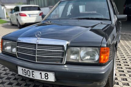 Mercedes-Benz 190 214.000 km 5.950 &euro; Krefeld 47809