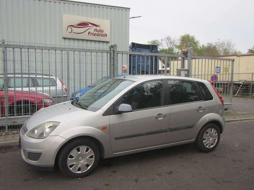 Ford Fiesta 193.000 km 1.999 € Düsseldorf 40235