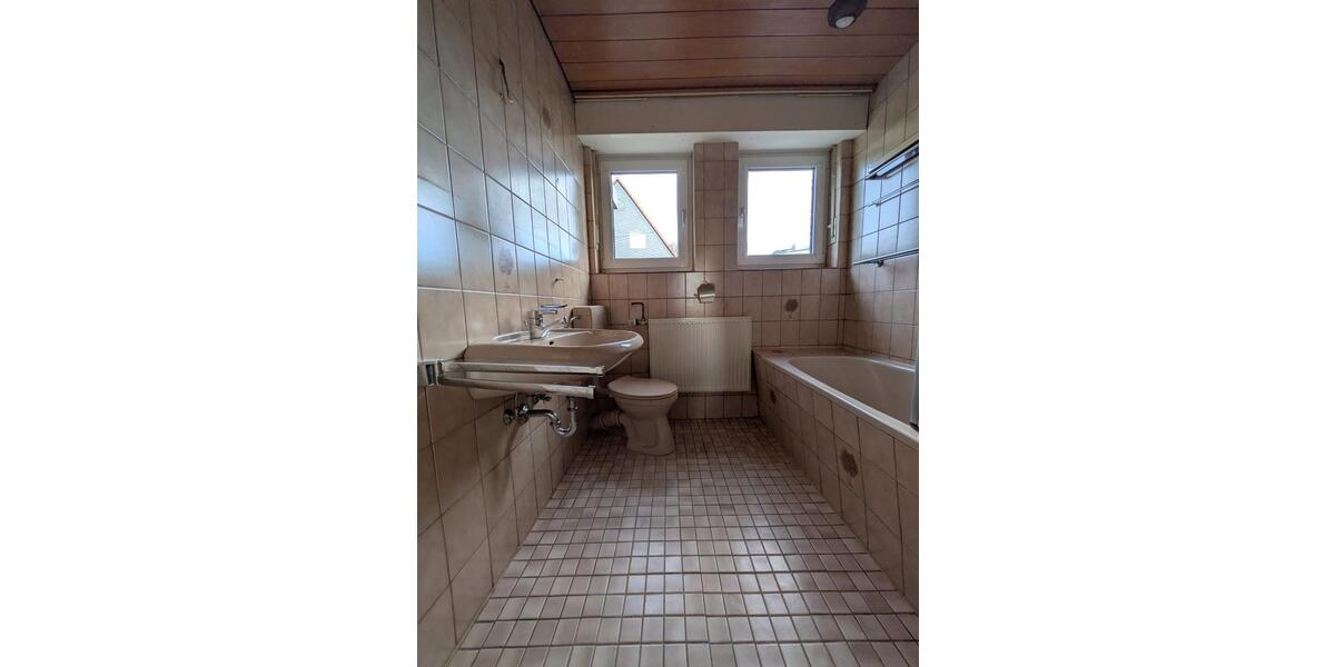 Zwei-Familien-Reihenendhaus mit viel Platz für Hobby und Garten zimmer