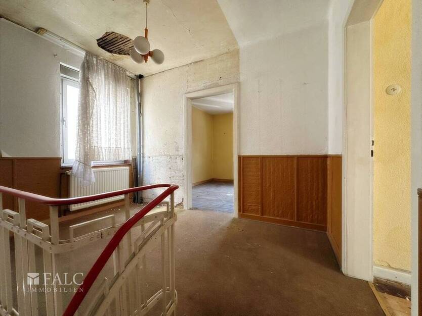 Grundstück mit Bestandsgebäude in Düsseldorf - Hassels