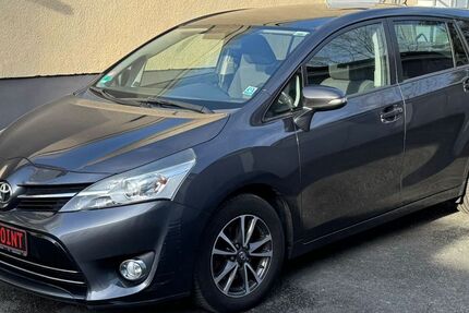Toyota Verso 99.800 km 9.600 € Düsseldorf 40468