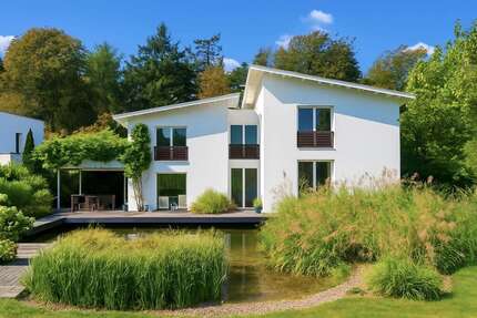 Haus zum Kaufen in Düsseldorf 1.690.000 € 350 m² 13 zimmer