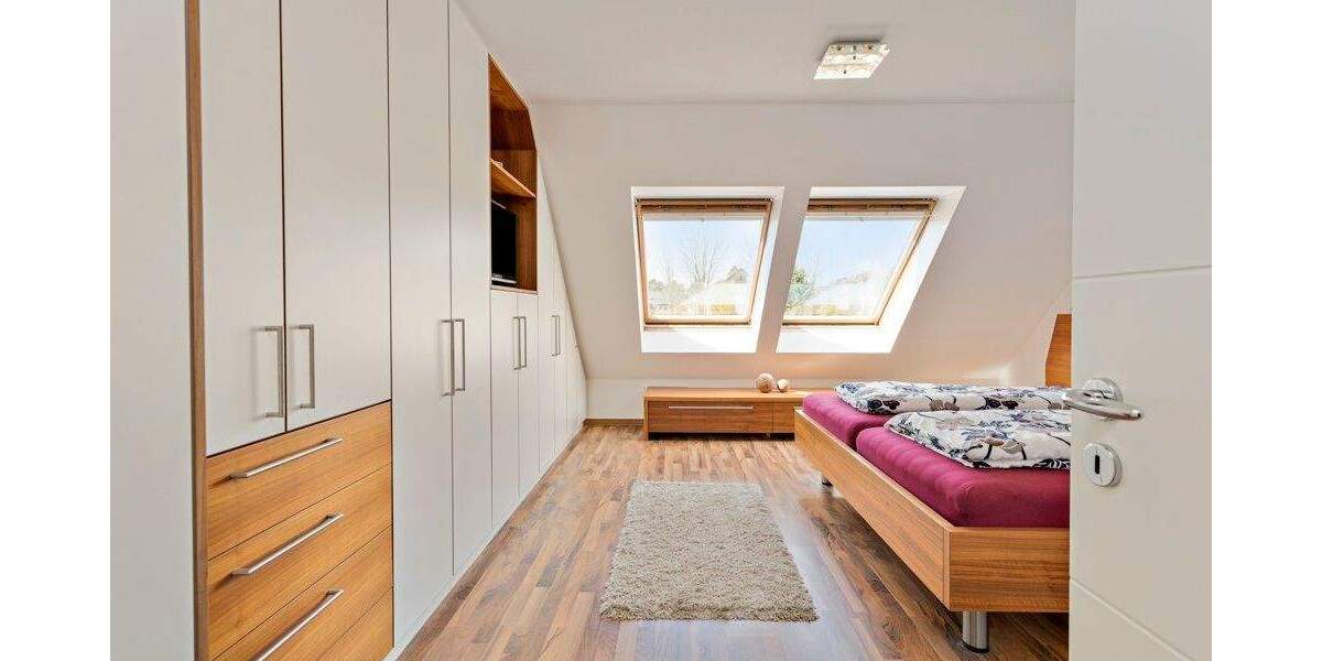 Reihenmittelhaus Düsseldorf Wittlaer - 4 Zimmer, 125 m&sup2;, 2.500&euro; | Angebot:25360670