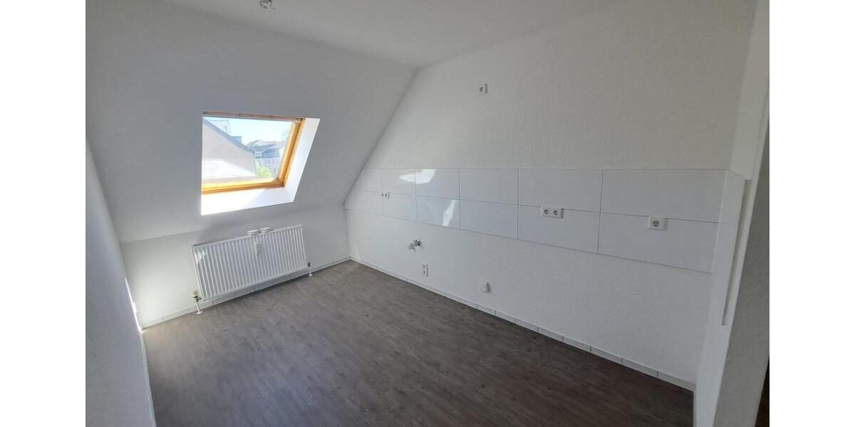 Dachgeschoßwohnung Oberhausen - 2.5 Zimmer, 54 m&sup2;, 400&euro; | Angebot:26424624