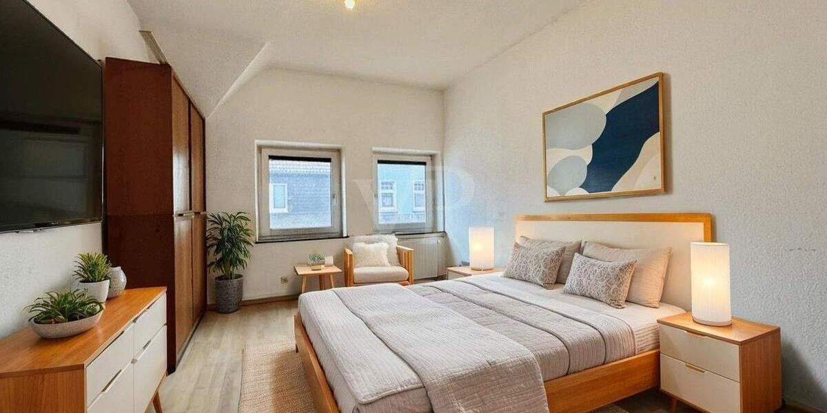 Stilvolle 4-Zimmer-Altbauwohnung mit Balkon, Kamin & Ausbaureserve in Velbert-Mitte 4 zimmer