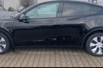 Tesla Model Y 53.000 km 35.900 &euro; Solingen 42655