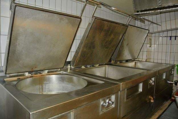 Citylage Mülheim-Mitte Wohn-und Geschäftshaus-Mehrfamilienhaus mit 11 Wohnungen und zwei Gewerbeeinheiten 2 zimmer