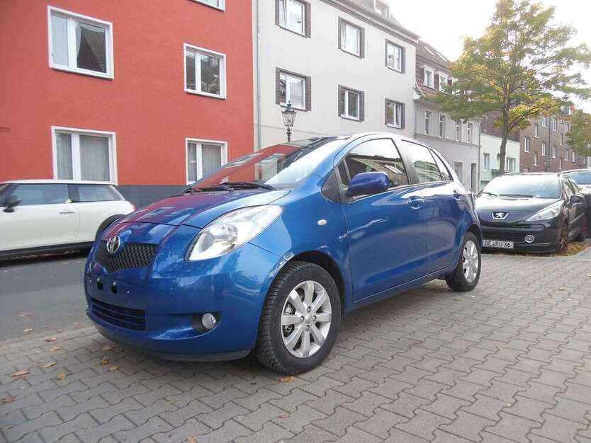 Toyota Yaris 96.800 km 4.800 € Düsseldorf 40589