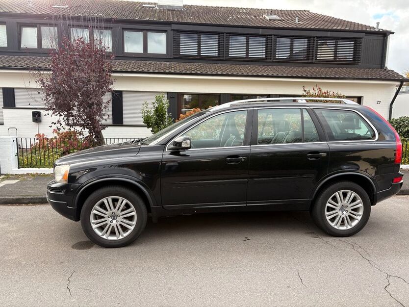 Volvo XC90 234.000 km 11.900 € Düsseldorf 40489