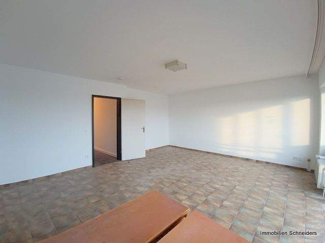 Etagenwohnung Krefeld Cracau - 2 Zimmer, 64 m&sup2;, 580&euro; | Angebot:25734275