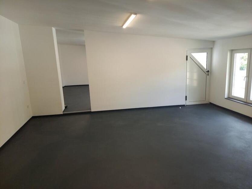 Büro mit Lager und Garage in Essen Holsterhausen