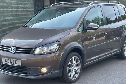 VW Touran 140.000 km 12.680 &euro; Duisburg 47138