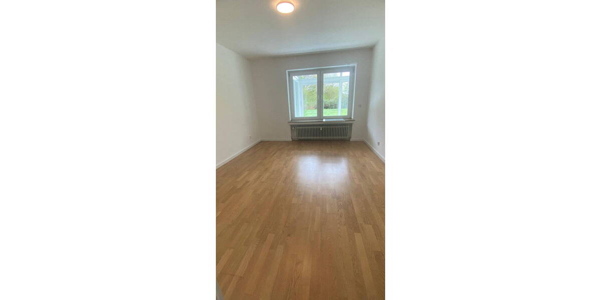 Etagenwohnung Düsseldorf Lohausen - 2 Zimmer, 77 m&sup2;, 1.400&euro; | Angebot:26933027