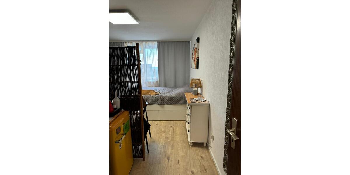 Helle Appartment mit Balkon zum relaxen in Neuss Norf 1 zimmer