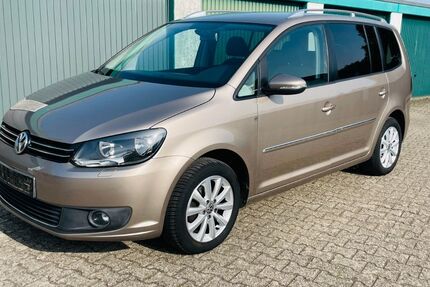 VW Touran 67.000 km 10.850 &euro; Neersen 47877