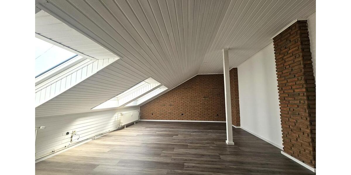 Wieder verfügbar!! Wohnen unterm Dach mit Stil – Frisch renovierte Rückzugsoase mit Charme! 2 zimmer