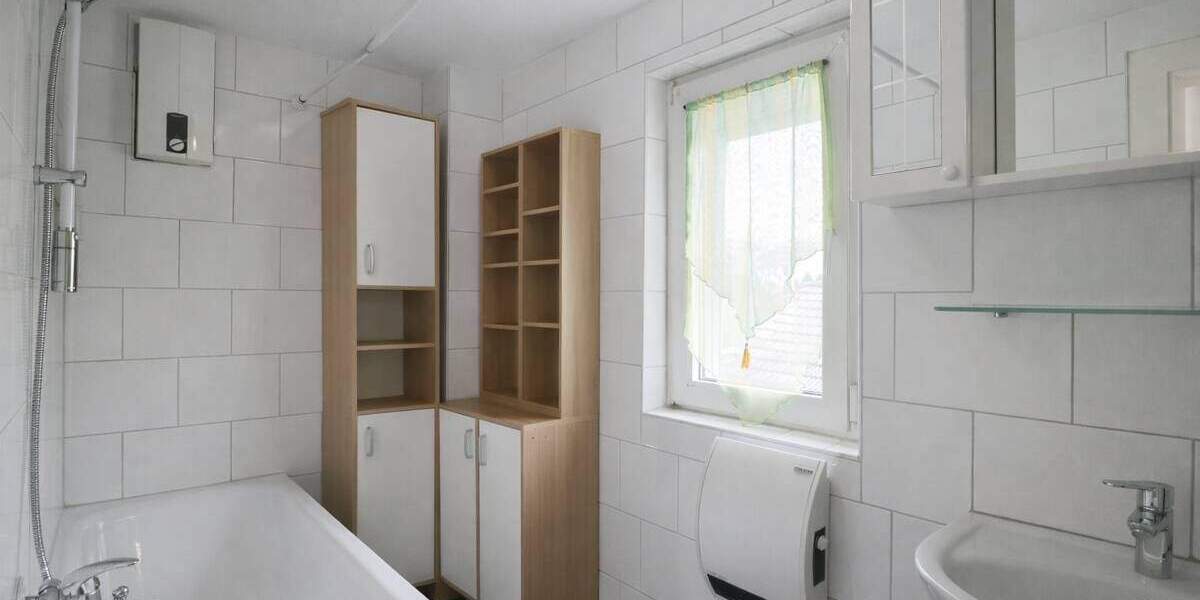 Mehrfamilienhaus, Wohnhaus Dormagen Dormagen-Mitte - 7 Zimmer, 147 m&sup2;, 330.000&euro; | Angebot:25689676