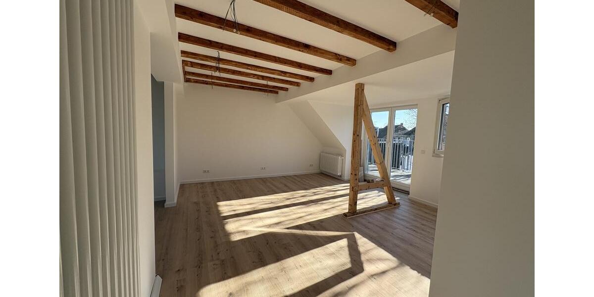 Dachgeschoßwohnung Düsseldorf Pempelfort - 3 Zimmer, 85 m&sup2;, 1.715&euro; | Angebot:25718773