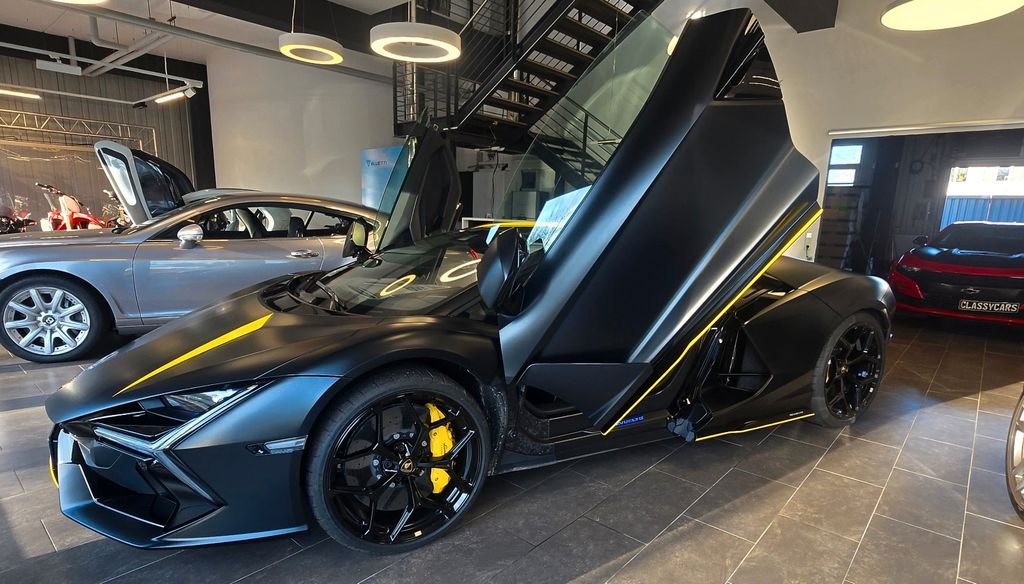 Lamborghini Revuelto 2.600 km 587.499 &euro; Kaarst 41564