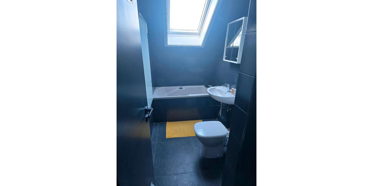 Dachgeschoßwohnung Ratingen - 2 Zimmer, 50 m&sup2;, 800&euro; | Angebot:25044434