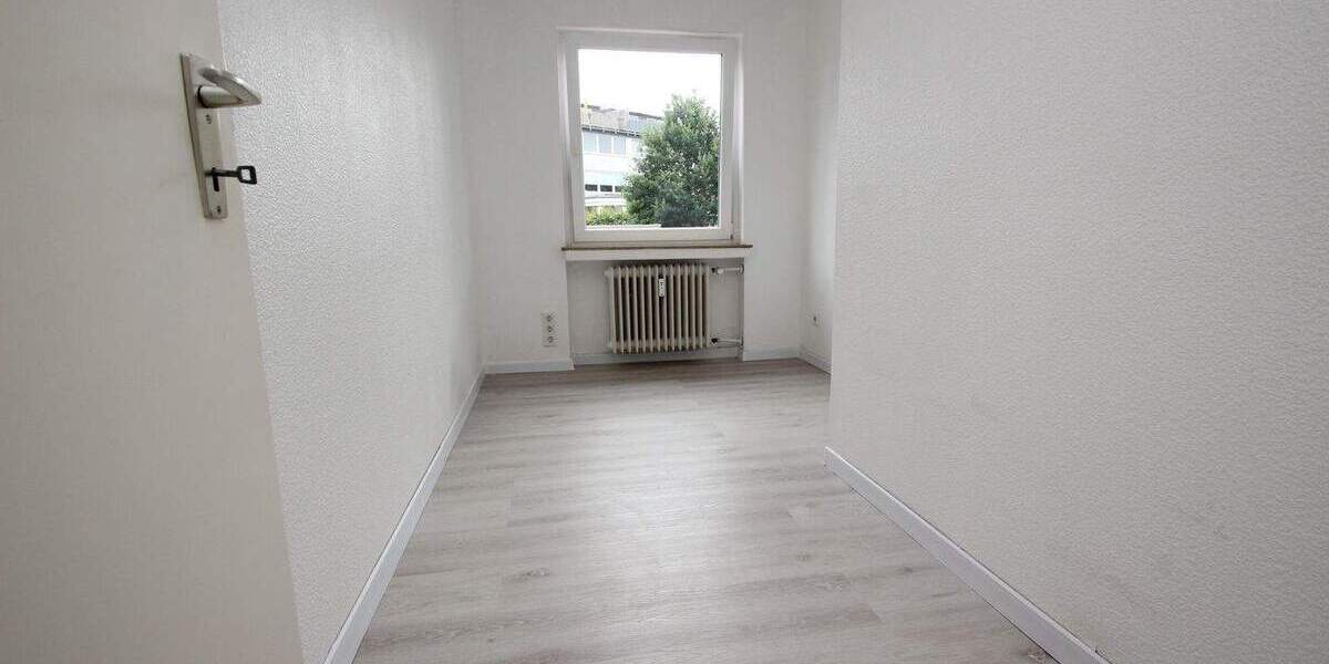 Zentral gelegene 4-Zimmer- Wohnung mit Balkon in Hochparterre 4 zimmer