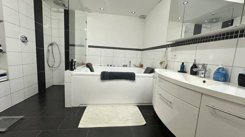 Kernsaniertes Traumhaus mit Sauna, Swimmingpool und hochwertiger Ausstattung!