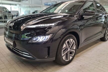 Hyundai KONA 27.738 km 18.470 € Oberhausen 46049