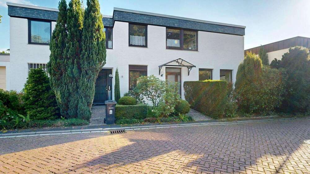 Haus zum Kaufen in Erkrath-Hochdahl 650.000 € 232 m² 11 zimmer