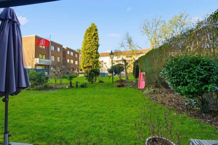 Etagenwohnung Düsseldorf Hassels - 2 Zimmer, 83 m&sup2;, 325.000&euro; | Angebot:24974732