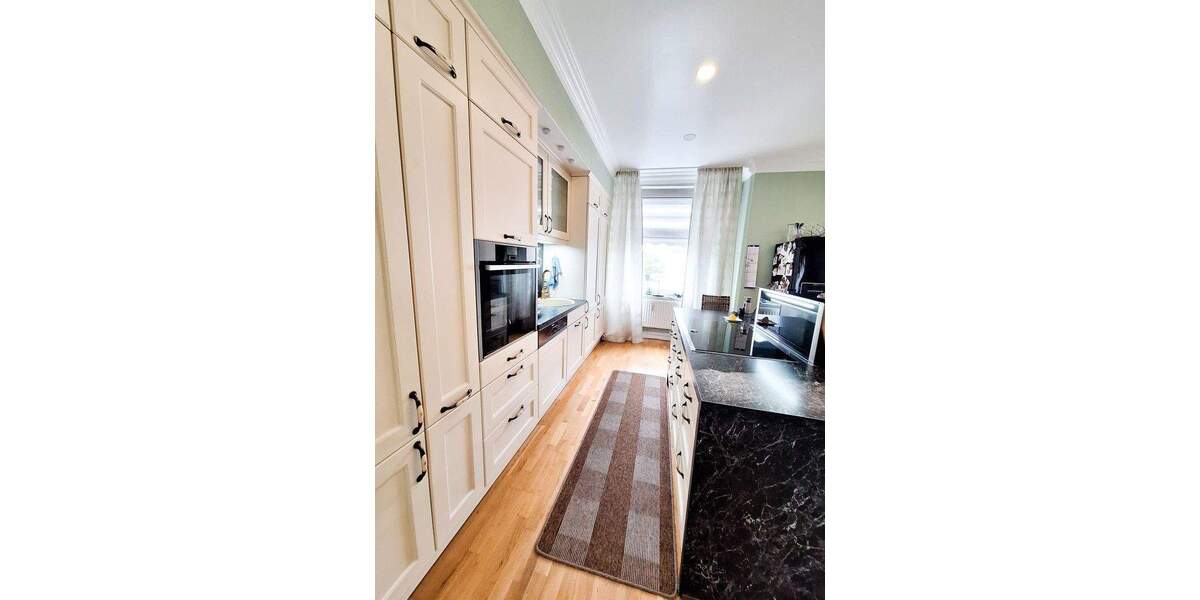 Wellness Oase für alle Träume : 388 m² Wohnglück & riesige Garten-Oase in Krefeld Linn - Bestlage 8 zimmer