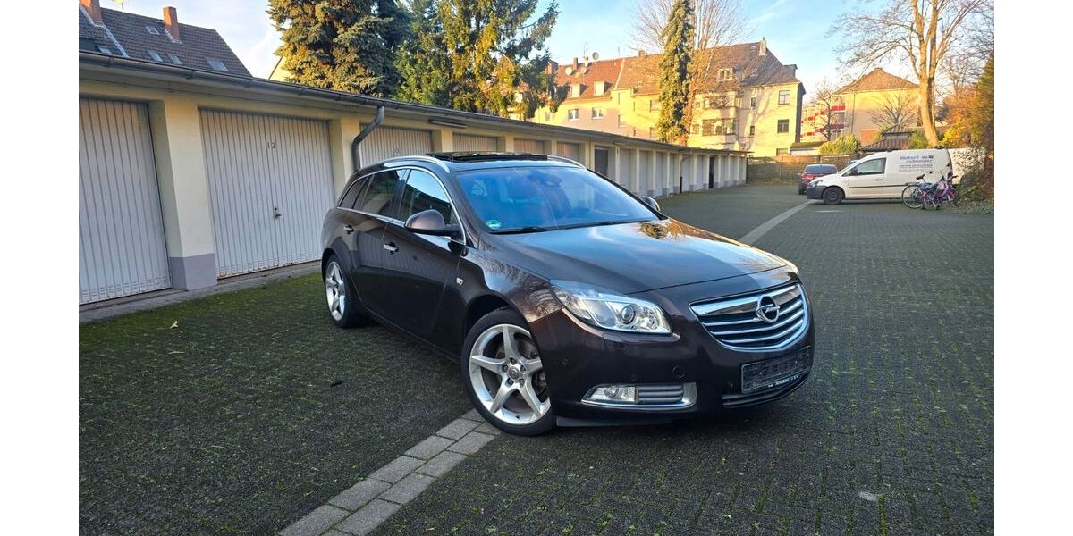 Opel Insignia 208.600 km 5.900 &euro; Düsseldorf 40231