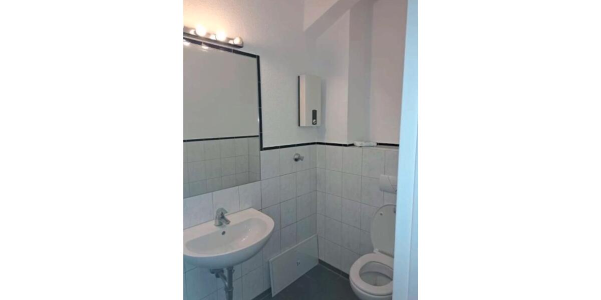 Etagenwohnung Neuss - 2 Zimmer, 66 m&sup2;, 1.100&euro; | Angebot:25714454