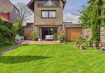 Haus zum Mieten in Mülheim an der Ruhr 2.200 € 155.87 m²