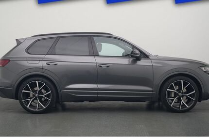 VW Touareg 3.985 km 102.980 &euro; Leverkusen 51379