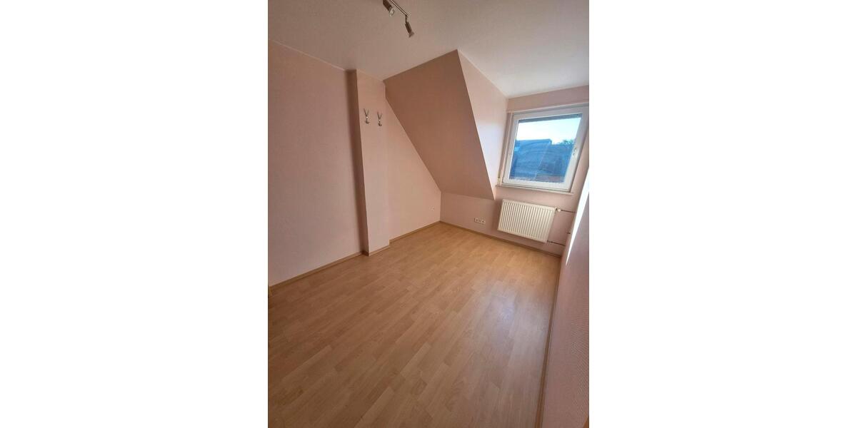 Reihenhaus Mönchengladbach West - 7 Zimmer, 150 m&sup2;, 329.000&euro; | Angebot:27223310